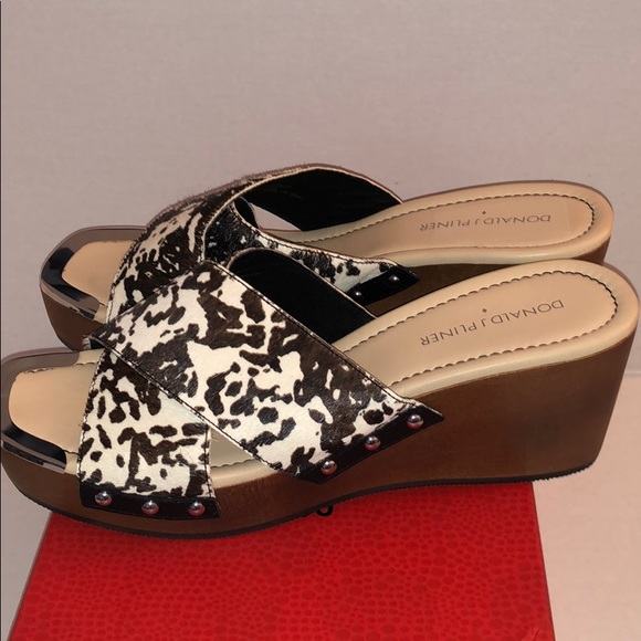 NWT Donald J. Pliner Carra Pony Sandals, Size 8.5. - Picture 4 of 7